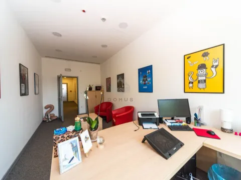 Rent, office space, 88m², Centar, Podgorica - image 7