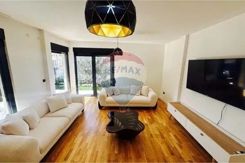 Izdavanje, dvosoban stan, 100m², Tološi, Podgorica