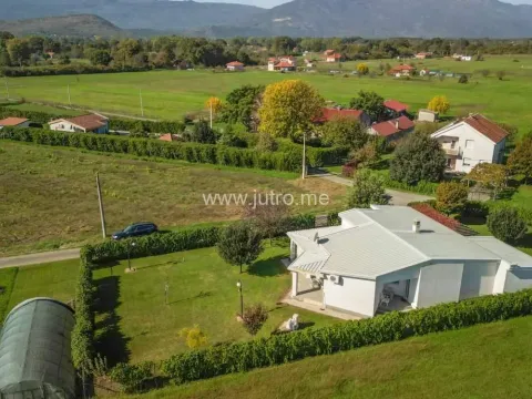 Izdavanje, kuća, 200m², Gorica, Danilovgrad - image 40