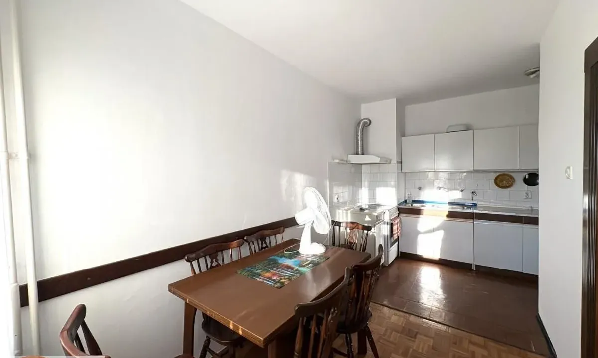 Prodaja, dvosoban stan, 60m², Kluz, Zvezdara Sve Podlokacije