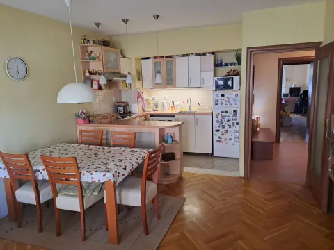 Prodaja, trosoban stan, 90m², Blok 9, Podgorica - image 11