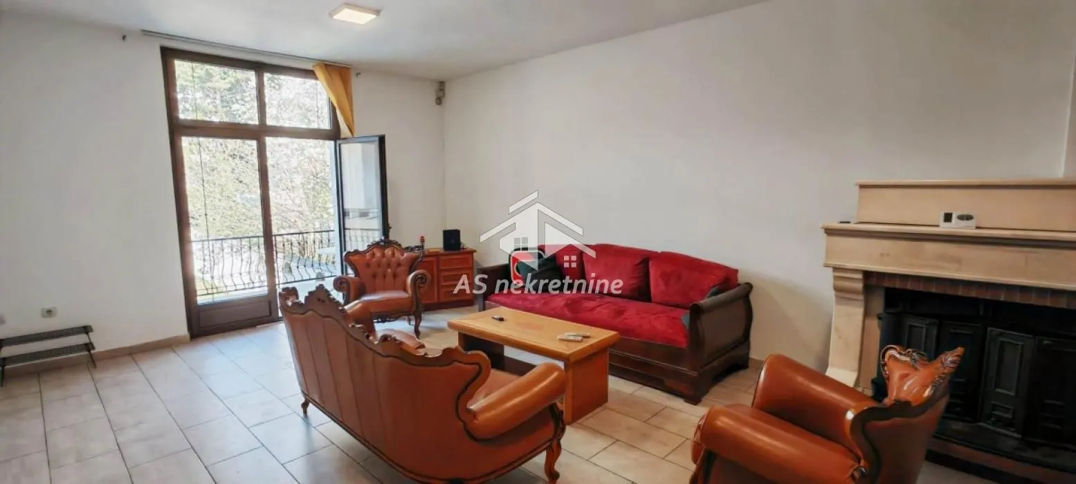 Izdavanje, kuća, 500m², Profesorska Kolonija, Palilula Sve Podlokacije