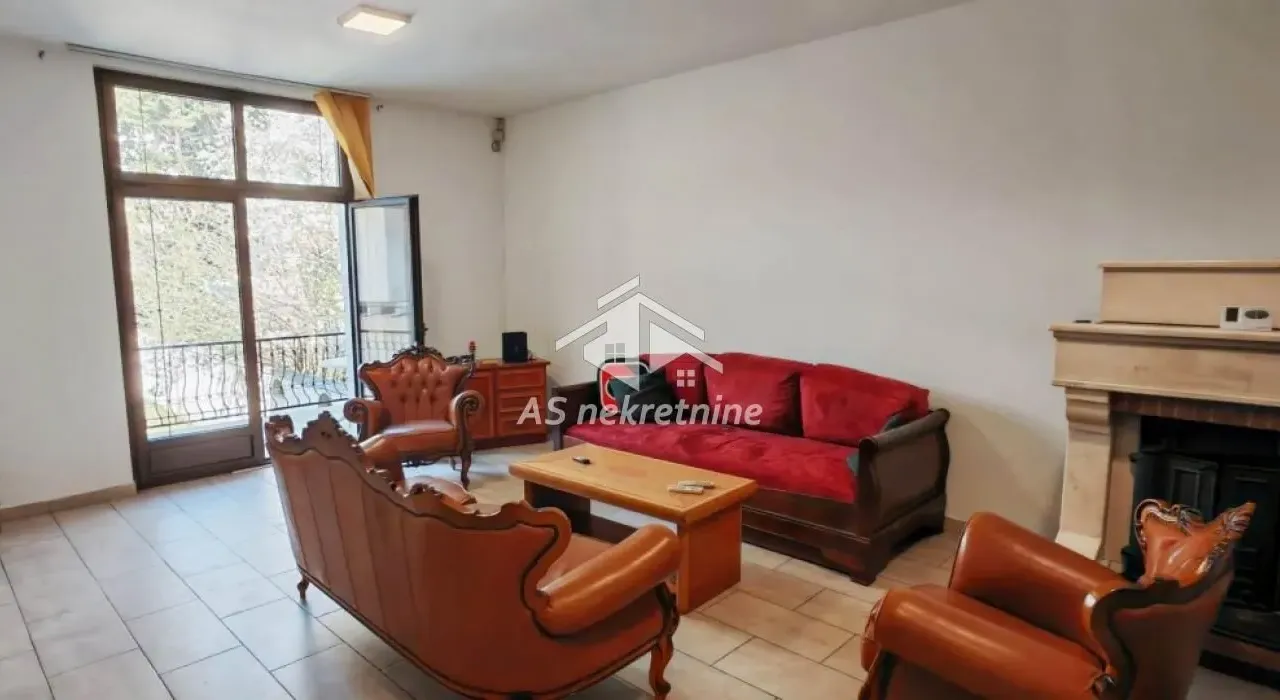 Izdavanje, kuća, 500m², Profesorska Kolonija, Palilula Sve Podlokacije