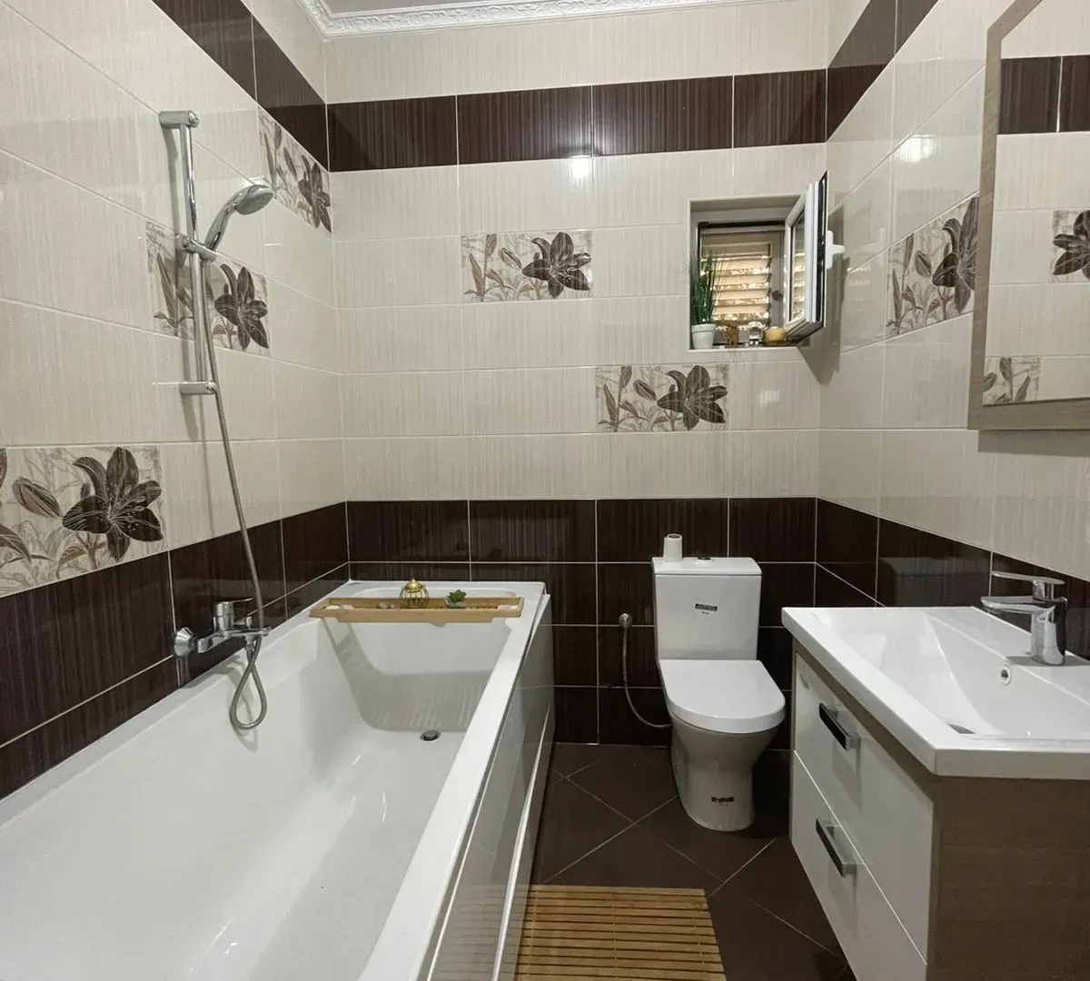 Rent, two bedroom apartment, 100m², Tivat, Crna Gora