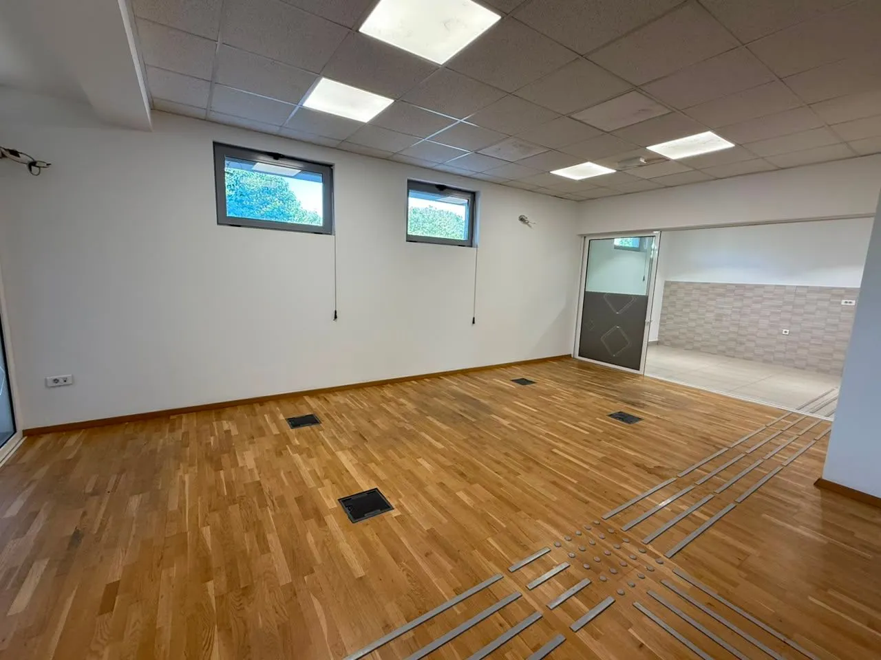 Izdavanje, poslovni prostor, 180m², Stara Varoš, Podgorica