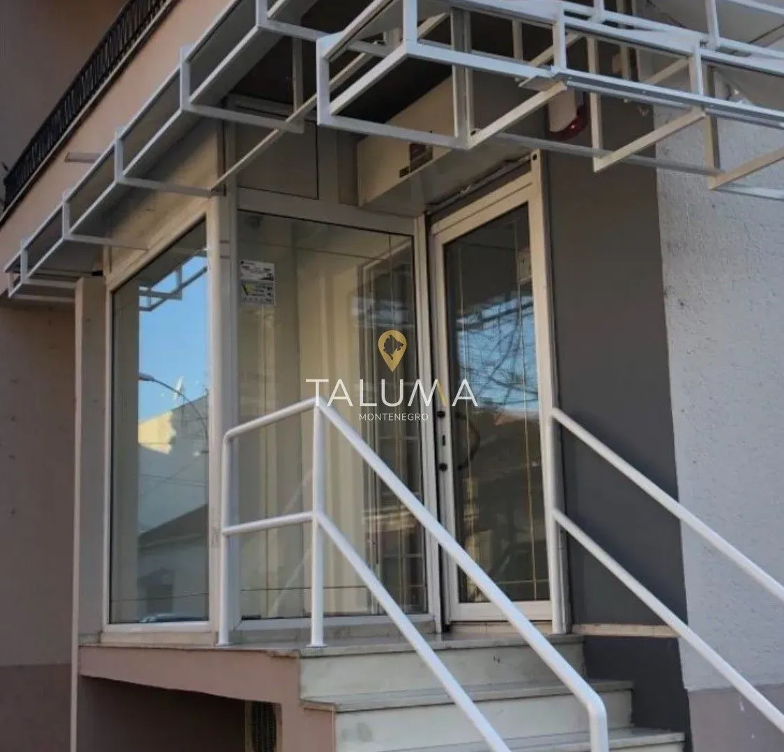 Izdavanje, poslovni prostor, 25m², Centar, Podgorica