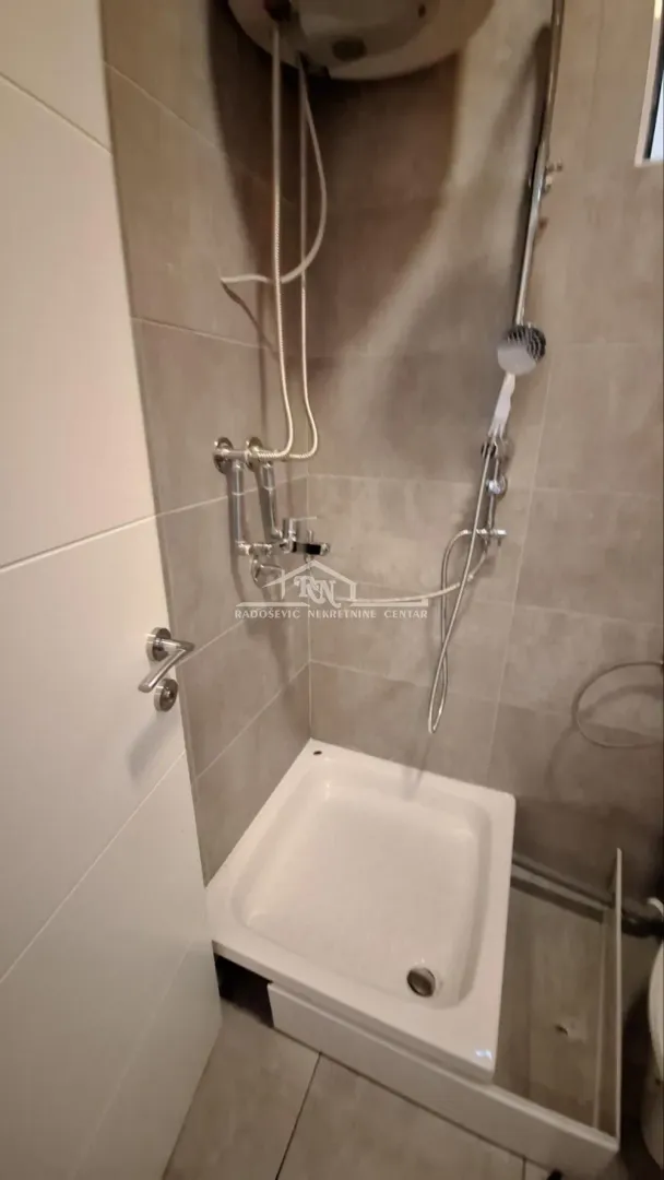 Prodaja, četvorosoban stan, 118m², Đeram Pijaca, Beograd