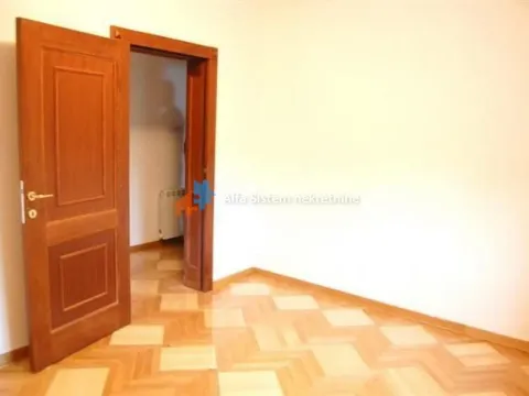 Izdavanje, stan, 300m², Savski Venac, Beograd - image 12