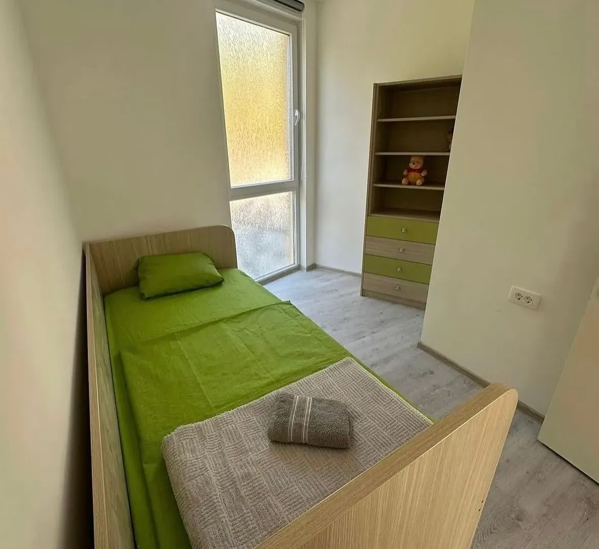 Izdavanje, trosoban stan, 100m², Kavač, Kotor