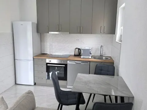 Rent, one bedroom apartment, 45m², Bjeliši, Bar - image 5