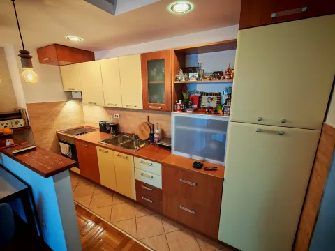 Sale, two bedroom apartment, 64m², Blok 9, Podgorica - image 3