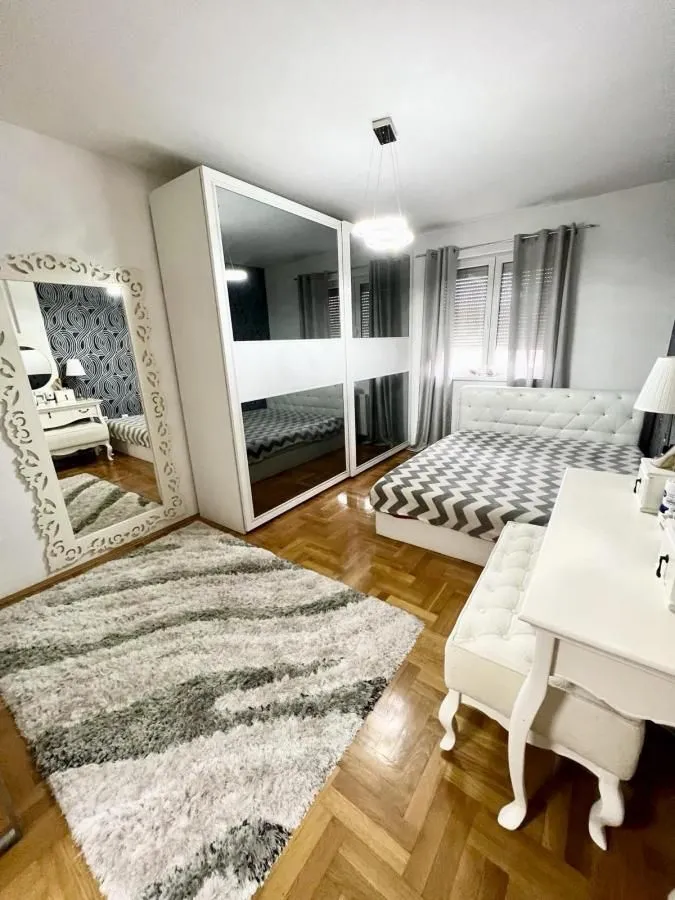 Prodaja, četvorosoban stan, 120m², Novo naselje, Novi Sad