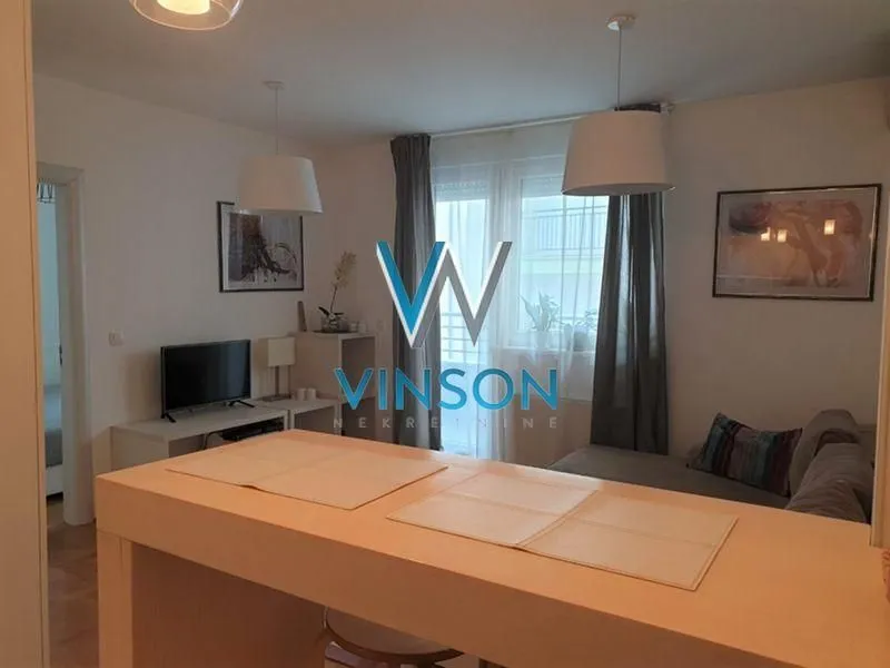 Izdavanje, jednosoban stan, 44m², Centar, Novi Sad