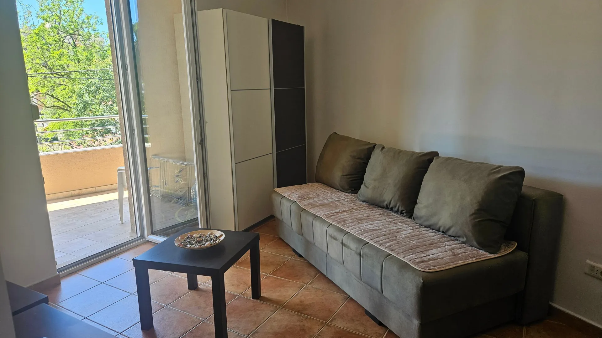 Izdavanje, jednosoban stan, 35m², Kumbor, Herceg Novi