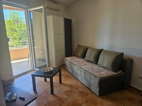 Izdavanje, jednosoban stan, 35m², Kumbor, Herceg Novi - image 2