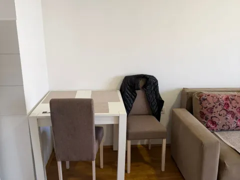 Izdavanje, jednosoban stan, 36m², Stari Aerodrom, Podgorica - image 3
