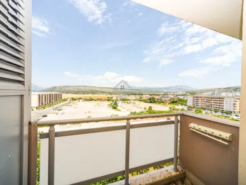 Prodaja, dvosoban stan, 63m², City Kvart, Podgorica - image 12
