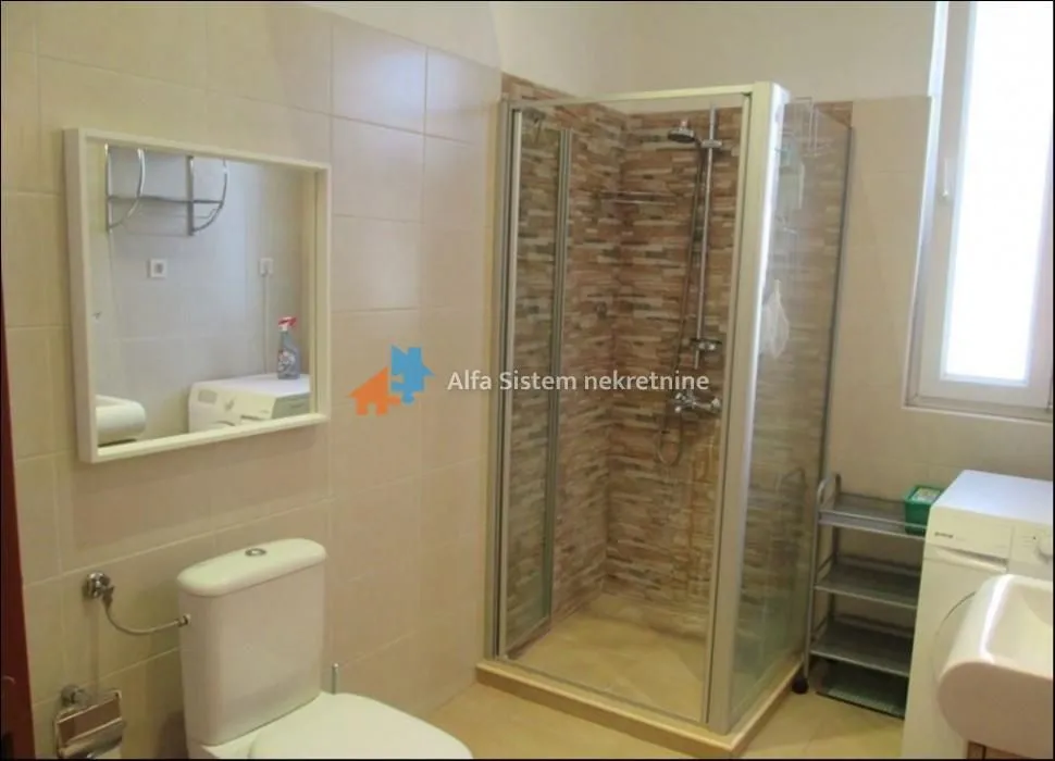 Izdavanje, dvosoban stan, 85m², Vračar Centar, Vračar Sve Podlokacije