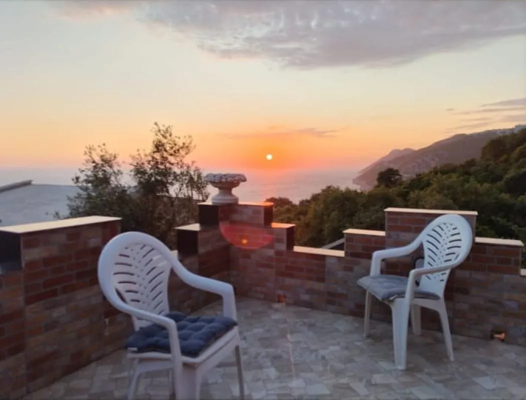 Rent, house, 40m², Dobra Voda, Budva