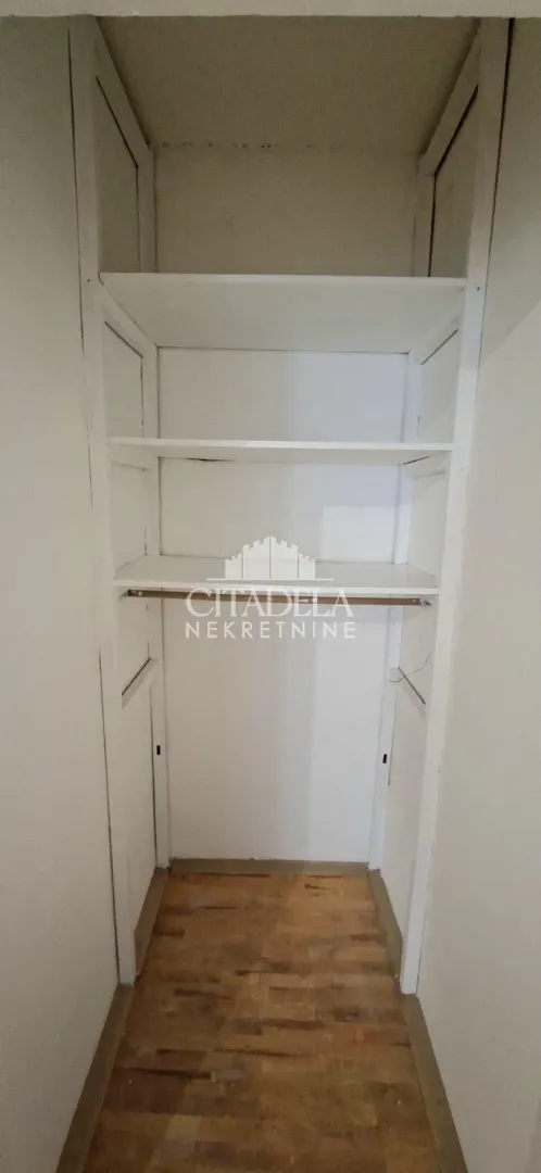 Izdavanje, jednosoban stan, 36m², Banovo Brdo, Beograd