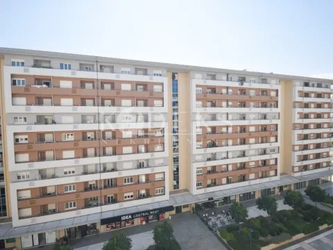 Izdavanje, jednosoban stan, 47m², Central Point, Podgorica - image 2