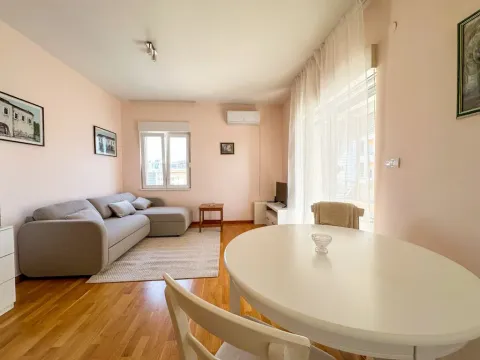 Rent, one bedroom apartment, 50m², City Kvart, Podgorica - image 3