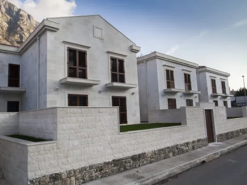 Prodaja, stan, 196m², Dobrota, Kotor - image 13