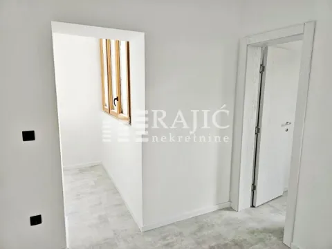 Prodaja, četvorosoban stan, 140m², Vračar Sve Podlokacije, Beograd - image 2