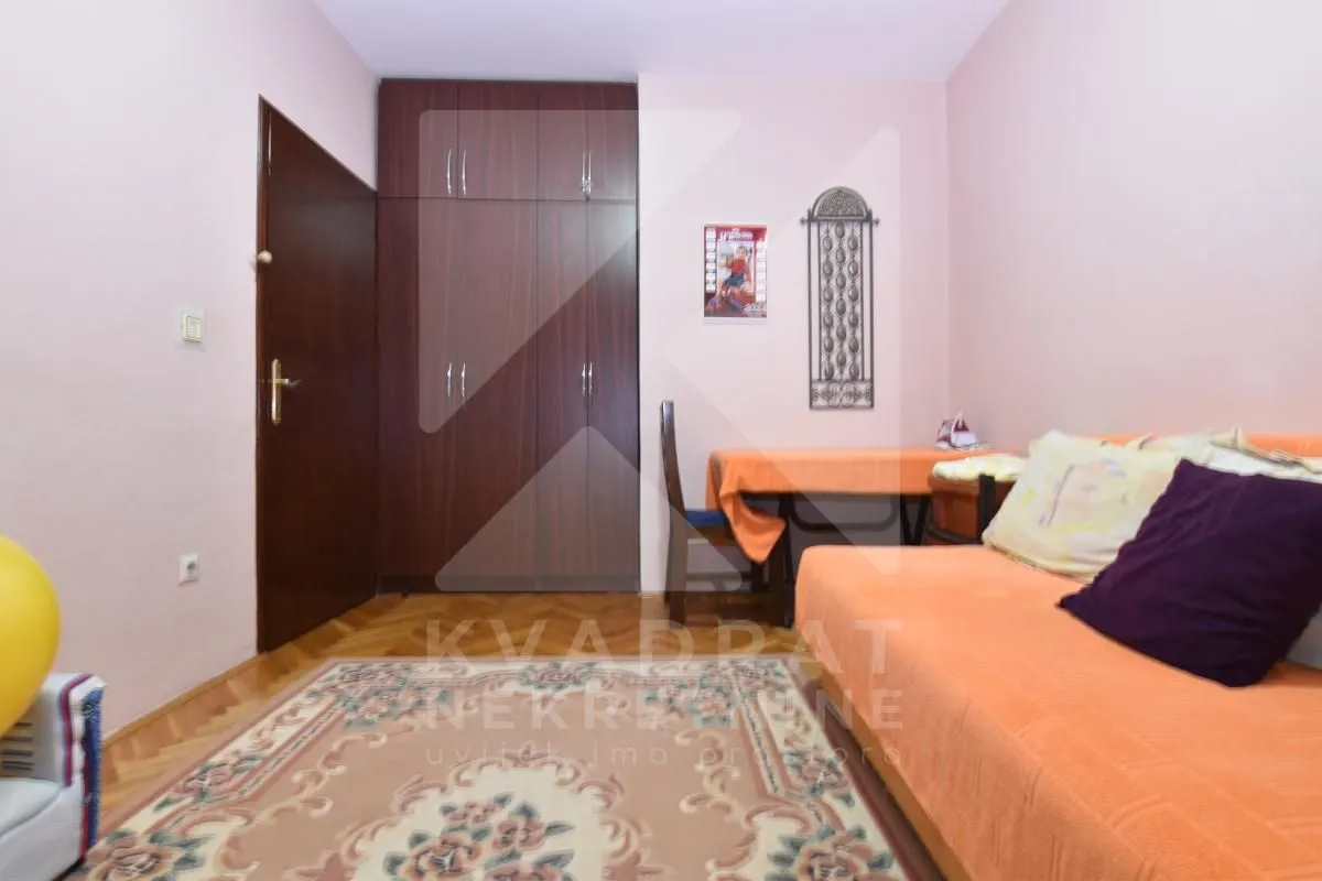 Prodaja, kuća, 260m², Stari Aerodrom, Podgorica