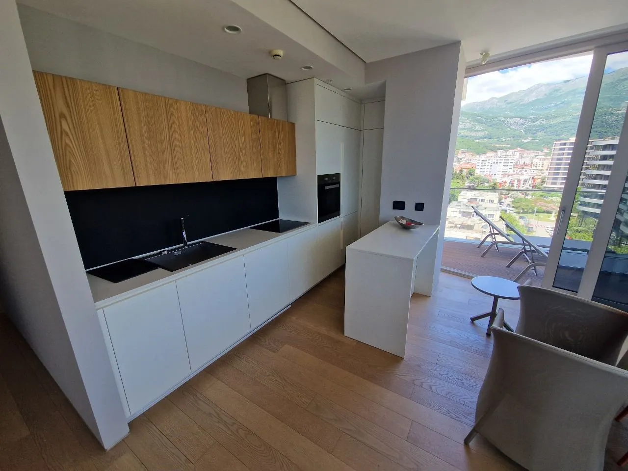 Rent, two bedroom apartment, 84m², Centar, Budva