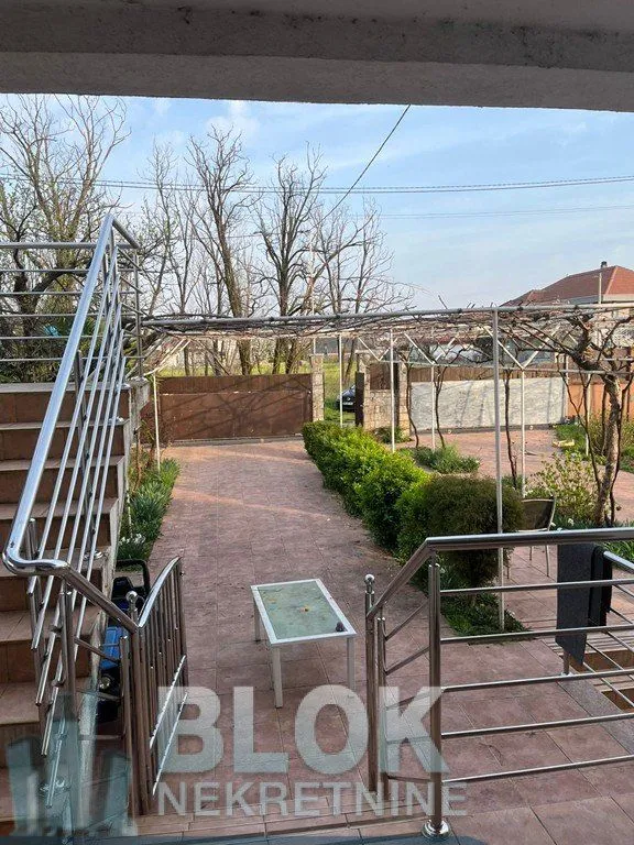 Izdavanje, kuća, 300m², Donja Gorica, Podgorica