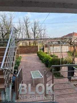 Izdavanje, kuća, 300m², Donja Gorica, Podgorica - image 10
