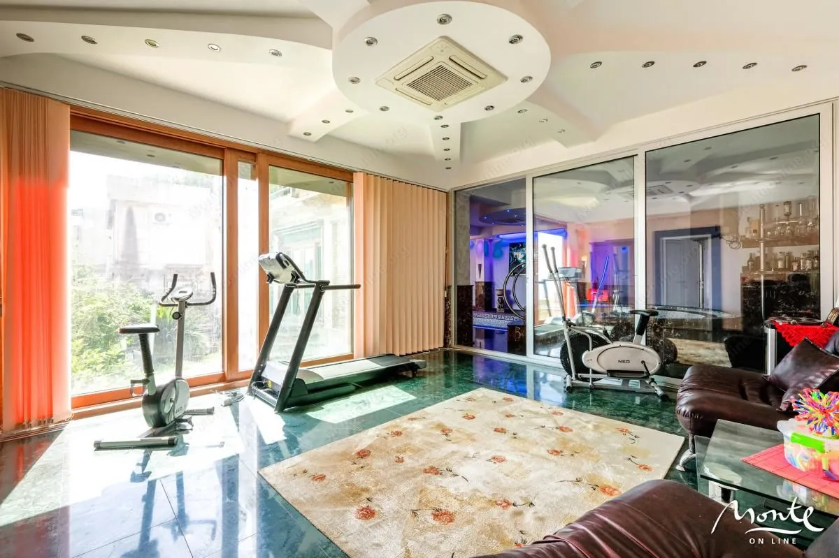 Sale, house, 430m², Bečići, Budva