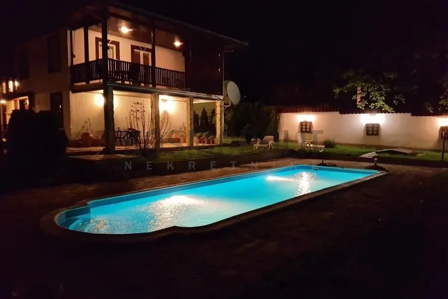 Prodaja, kuća, 205m², Arnajevo, Barajevo