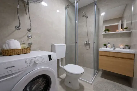 Prodaja, trosoban stan, 80m², Budva, Crna Gora - image 19