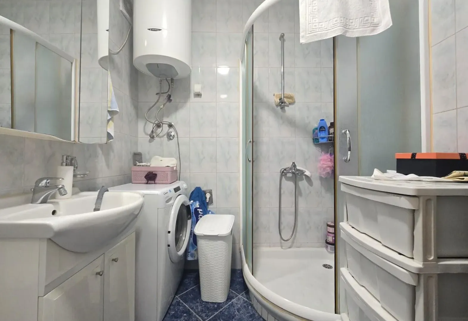 Prodaja, jednosoban stan, 35m², Škaljari, Kotor