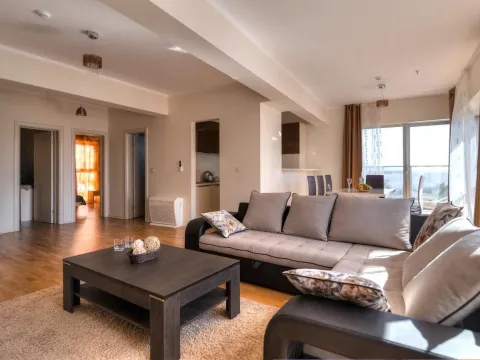 Prodaja, trosoban stan, 125m², Budva, Crna Gora