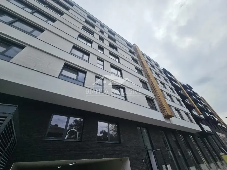 Prodaja, poslovni prostor, 84m², Centar Sve Podlokacije, Beograd