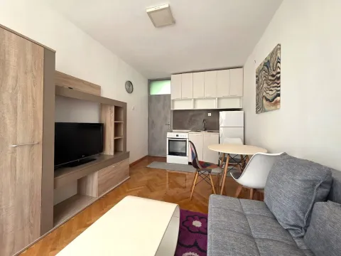 Izdavanje, stan, 24m², Blok 5, Podgorica - image 2