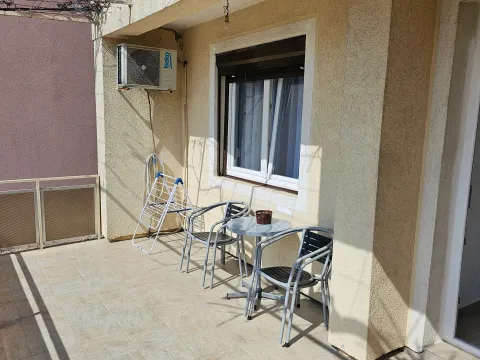 Izdavanje, dvosoban stan, 68m², Dalmatinska ulica, Podgorica - image 13