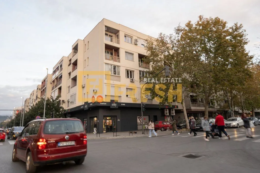 Rent, office space, 269m², Pejton, Podgorica