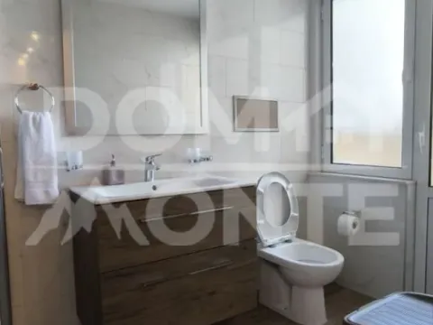 Izdavanje, dvosoban stan, 75m², Centar, Tivat - image 9