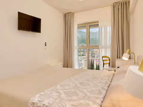 Rent, two bedroom apartment, 50m², Bečići, Budva - image 19
