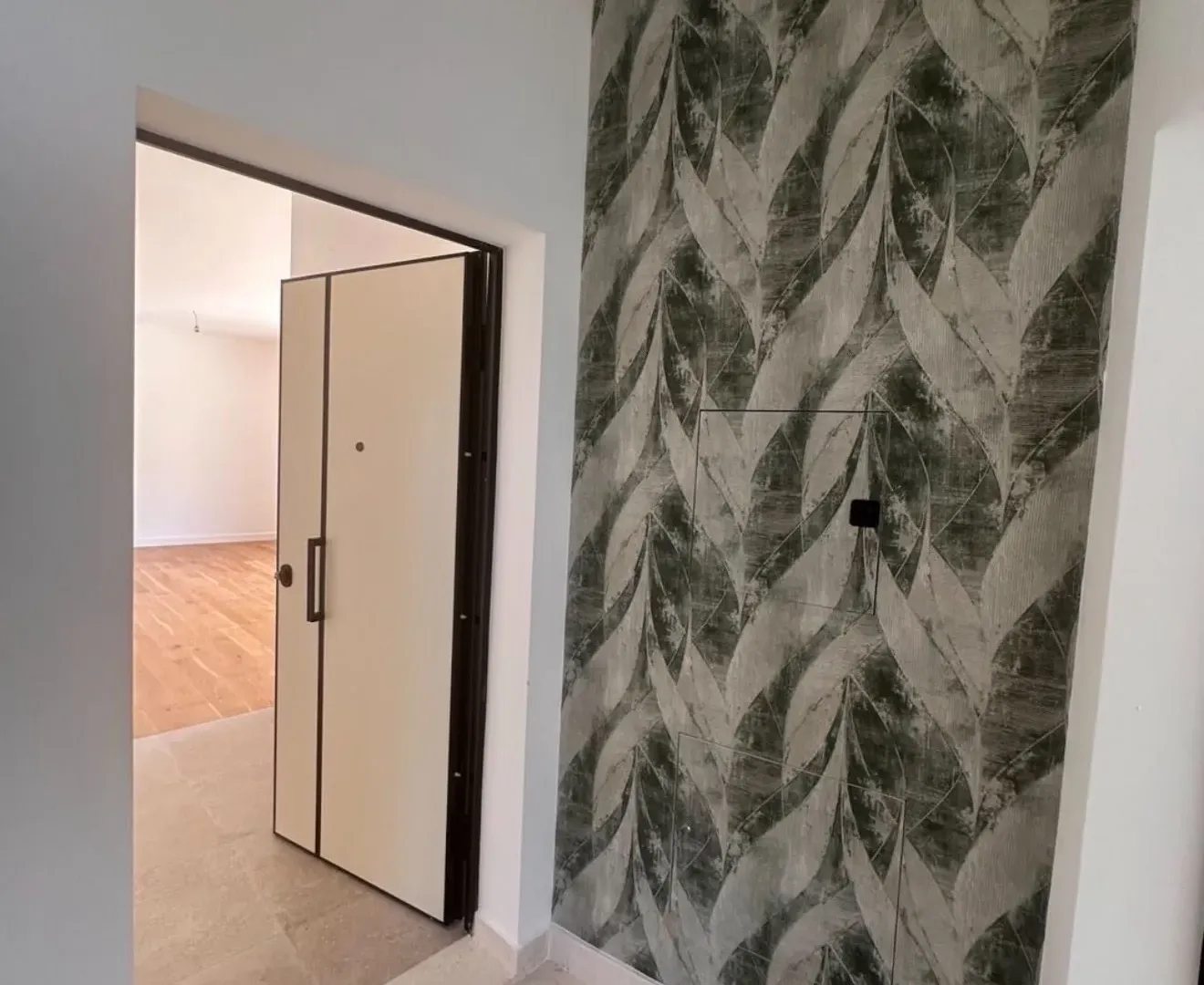 Sale, two bedroom apartment, 72m², Dobrota, Kotor