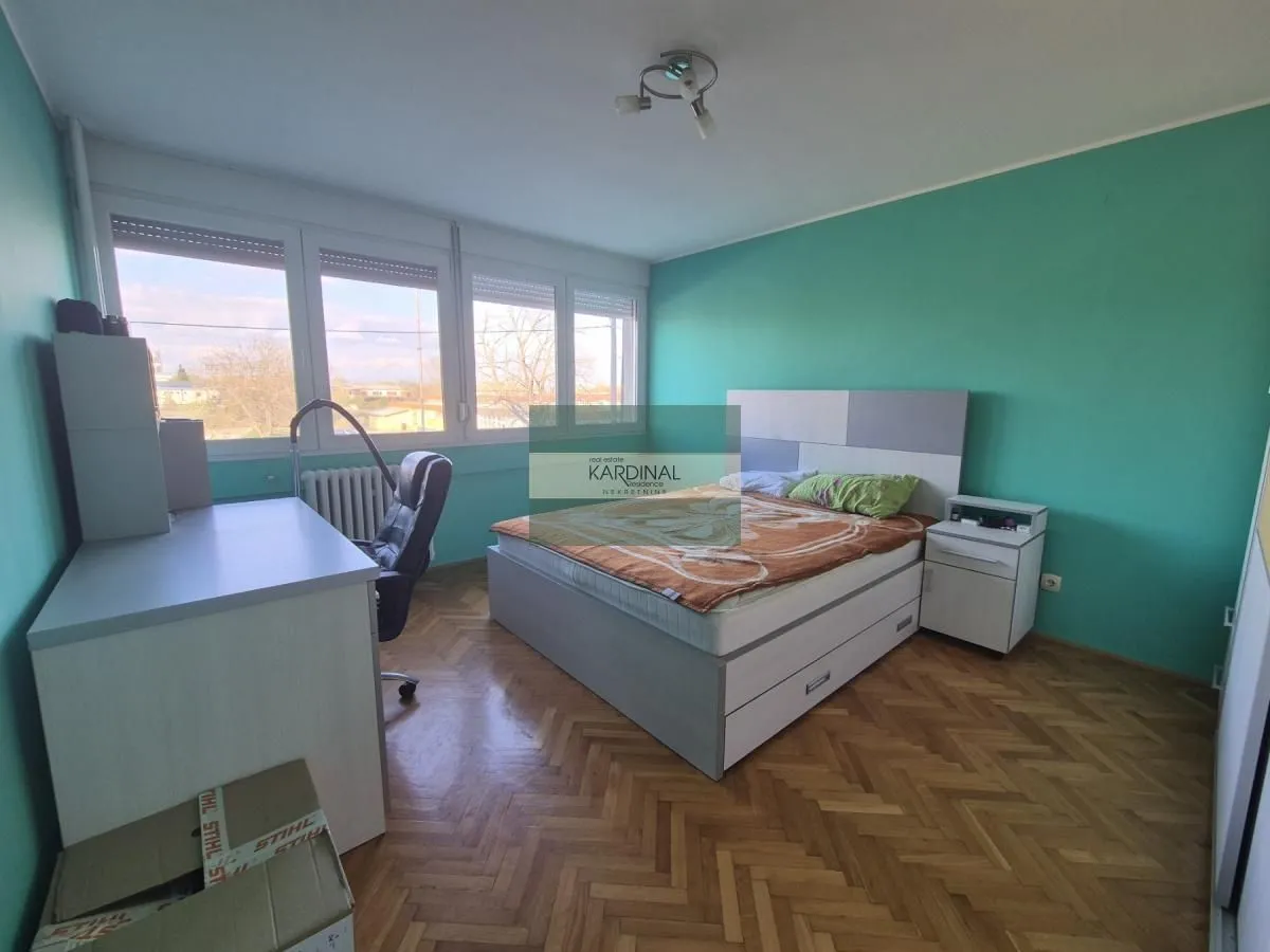 Prodaja, trosoban stan, 73m², Centar, Jagodina