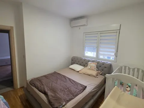 Rent, two bedroom apartment, 72m², Blok 9, Podgorica - image 11