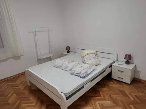 Rent, two bedroom apartment, 66m², Centar, Tivat - image 7