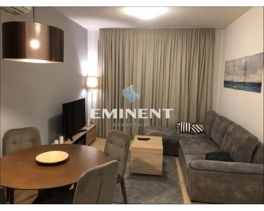 Rent, apartment, 65m², Vračar Sve Podlokacije, Beograd