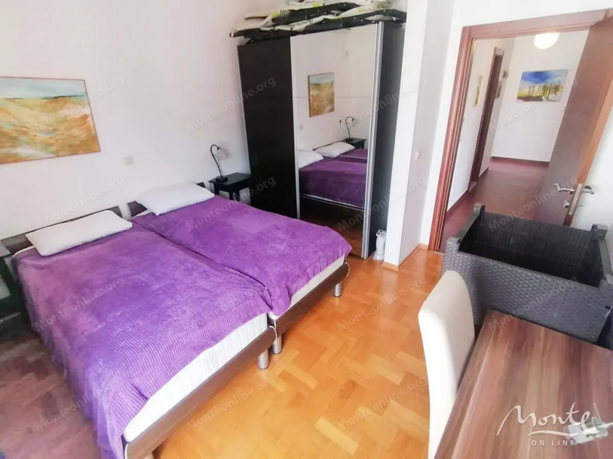 Sale, two bedroom apartment, 98m², Bečići, Budva