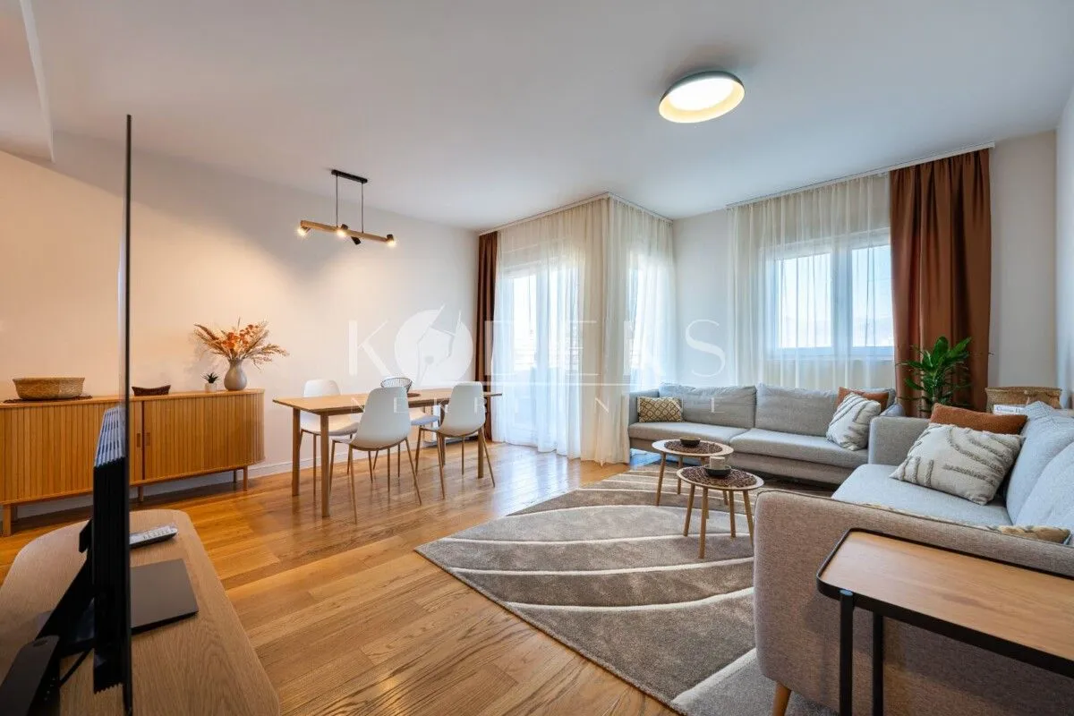 Izdavanje, dvosoban stan, 73m², Central Point, Podgorica